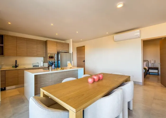 Ferienhaus Bright Coastal With Ocean-view Balcony, Gym, Pools, Bbq & Kid's Park *
