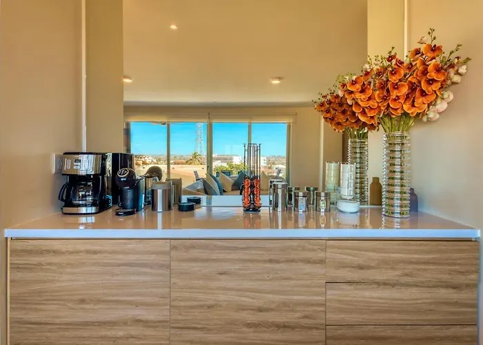 Bright Coastal With Ocean-view Balcony, Gym, Pools, Bbq & Kid's Park Ferienhaus *