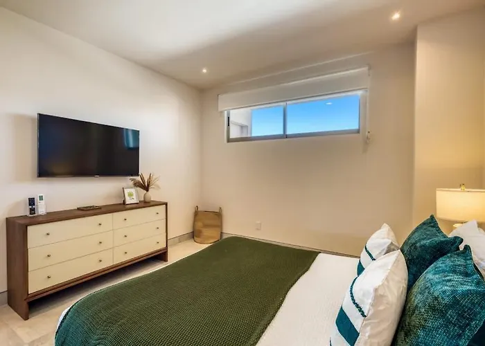 Bright Coastal With Ocean-view Balcony, Gym, Pools, Bbq & Kid's Park Ferienhaus