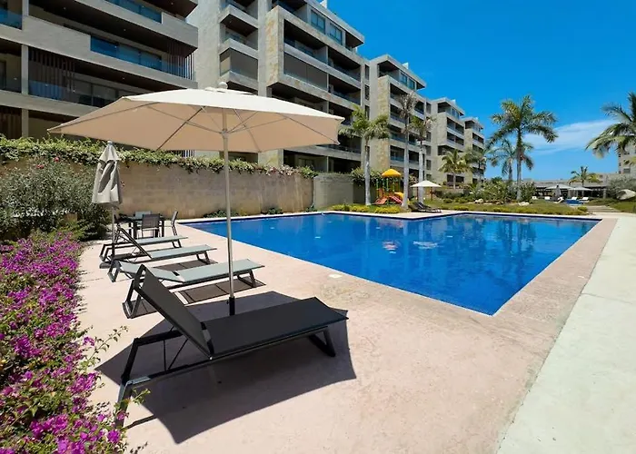 Ferienhaus Bright Coastal With Ocean-view Balcony, Gym, Pools, Bbq & Kid's Park *